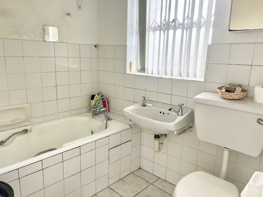 1 Bedroom Property for Sale in Oostersee Western Cape